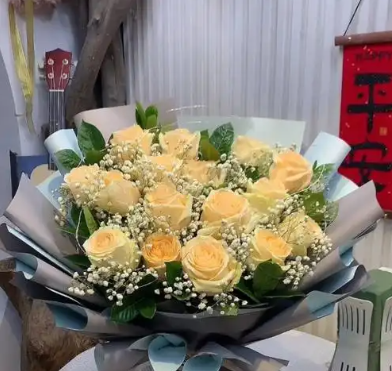 香槟玫瑰的花语